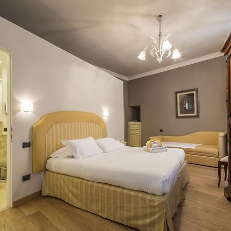 A Palazzo Busdraghi Residenza D'Epoca Bed and Breakfast Λούκα Δωμάτιο φωτογραφία
