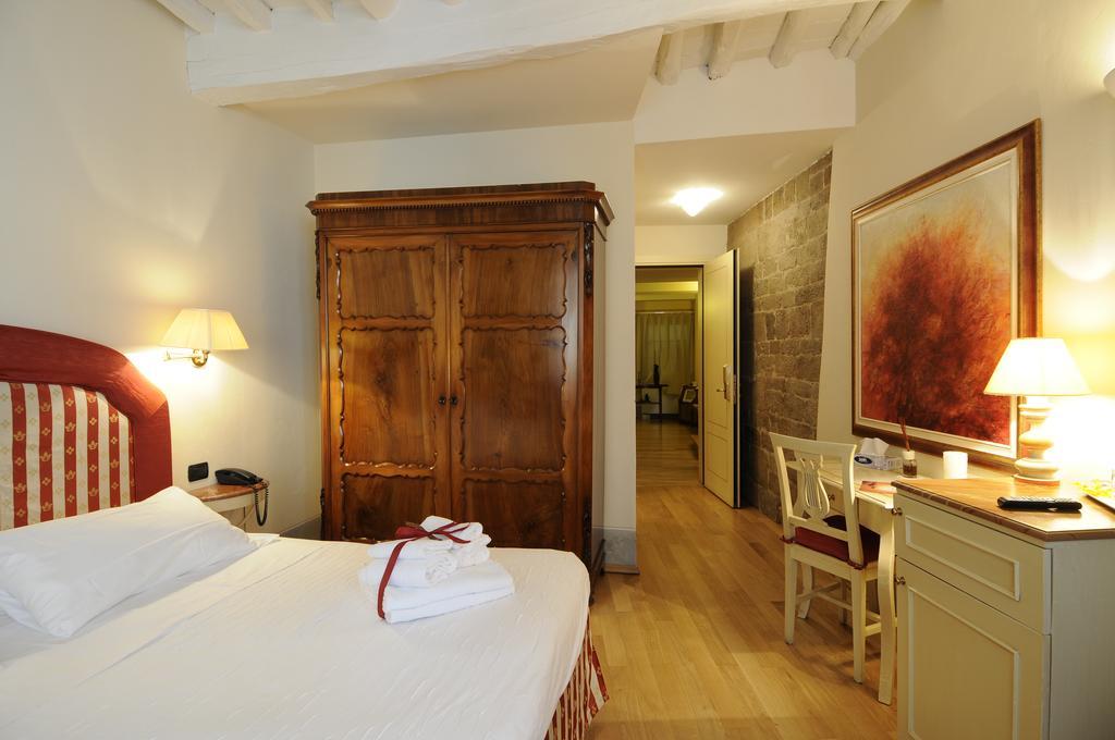 A Palazzo Busdraghi Residenza D'Epoca Bed and Breakfast Λούκα Εξωτερικό φωτογραφία