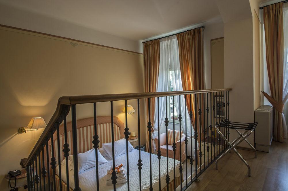 A Palazzo Busdraghi Residenza D'Epoca Bed and Breakfast Λούκα Εξωτερικό φωτογραφία