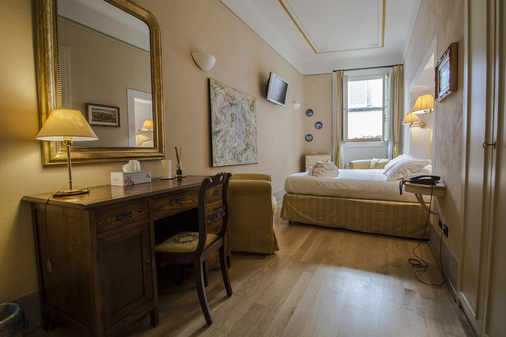 A Palazzo Busdraghi Residenza D'Epoca Bed and Breakfast Λούκα Εξωτερικό φωτογραφία