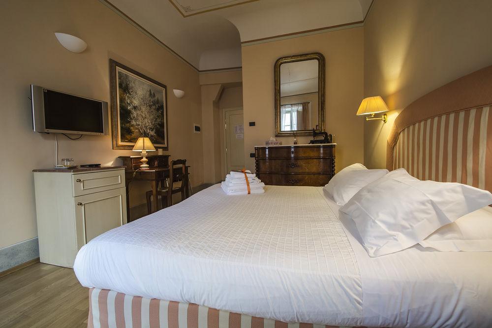 A Palazzo Busdraghi Residenza D'Epoca Bed and Breakfast Λούκα Εξωτερικό φωτογραφία