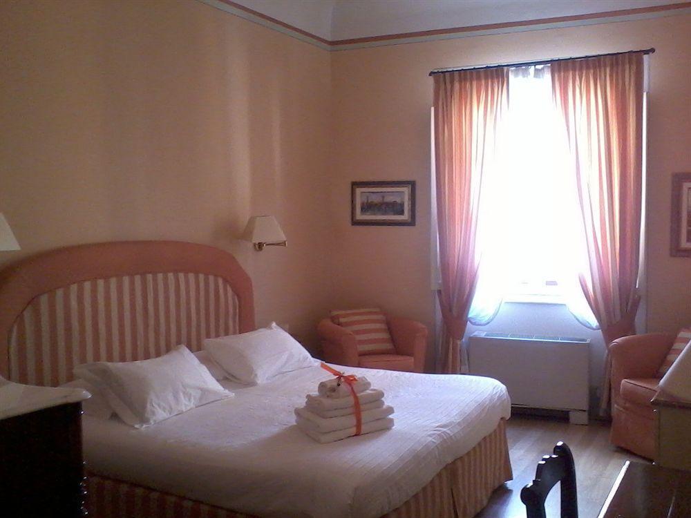 A Palazzo Busdraghi Residenza D'Epoca Bed and Breakfast Λούκα Εξωτερικό φωτογραφία