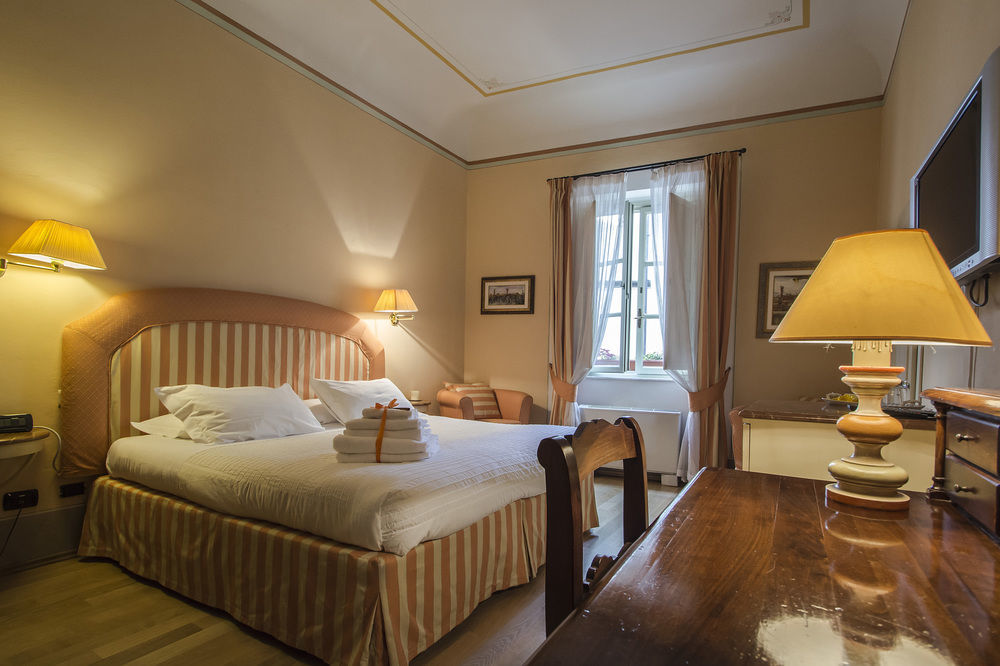 A Palazzo Busdraghi Residenza D'Epoca Bed and Breakfast Λούκα Εξωτερικό φωτογραφία