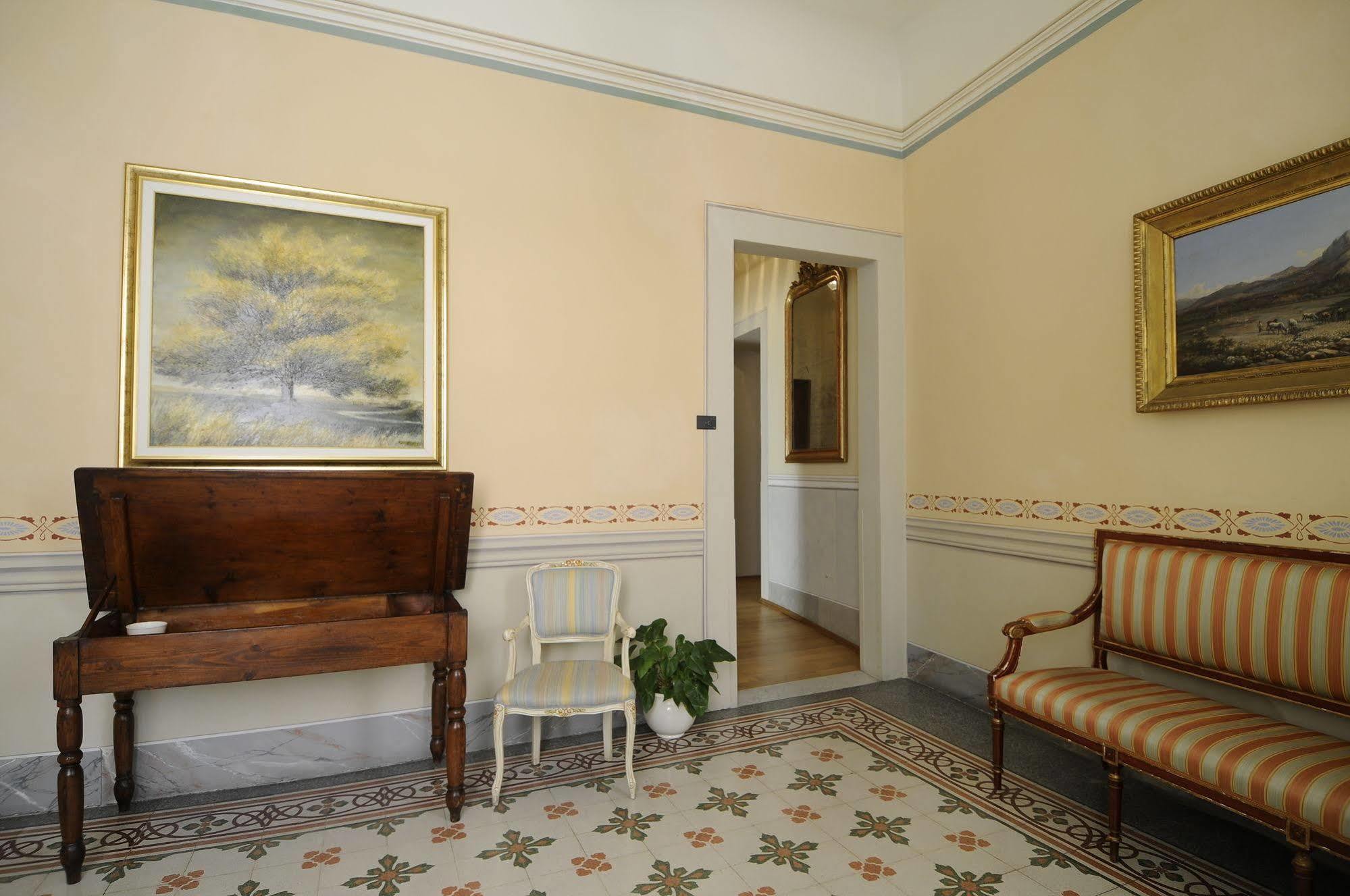 A Palazzo Busdraghi Residenza D'Epoca Bed and Breakfast Λούκα Εξωτερικό φωτογραφία
